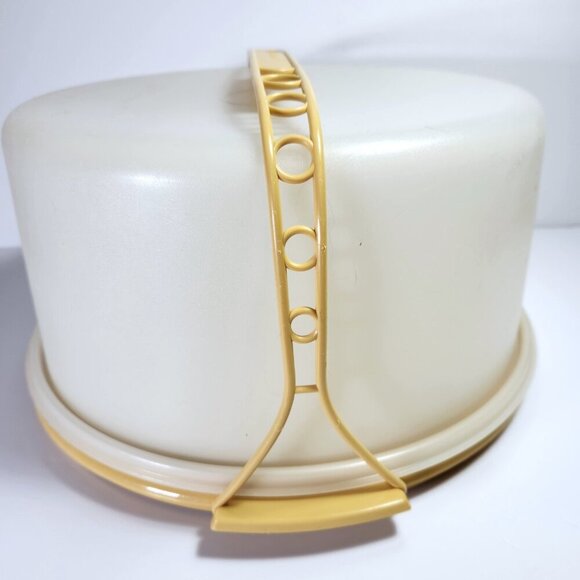 Tupperware Cake Carrier Round with Handle Harvest Gold Made in Canada Vintage - Picture 9 of 10